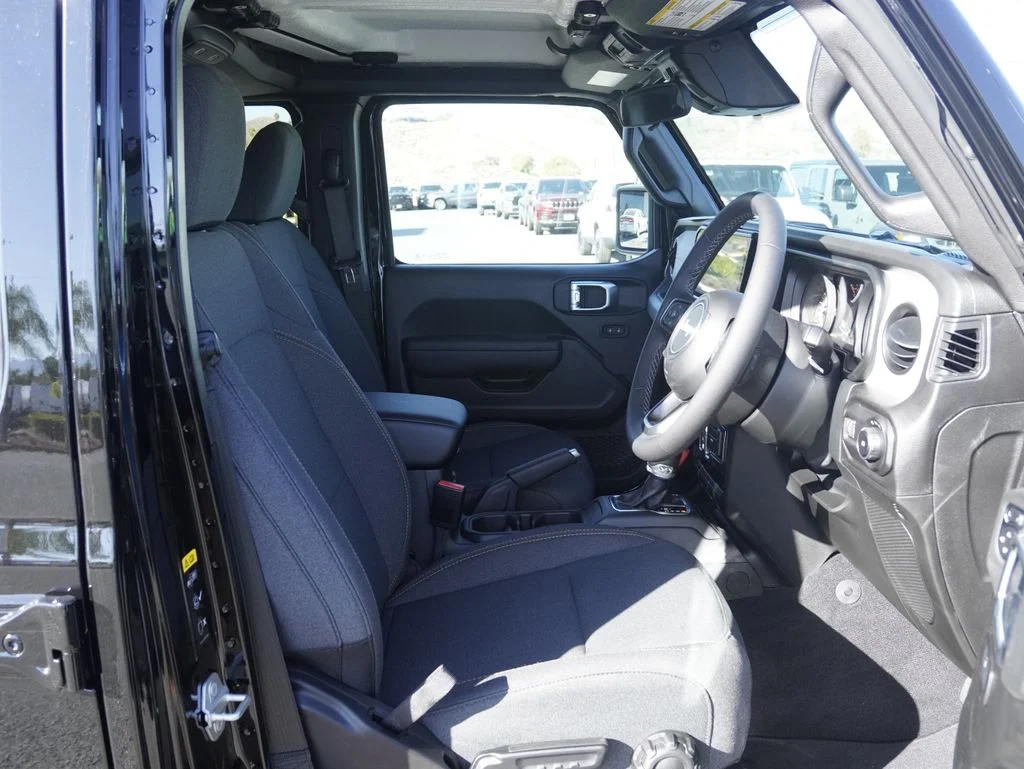 New 2026 black clearcoat Jeep Sport RHD image 23