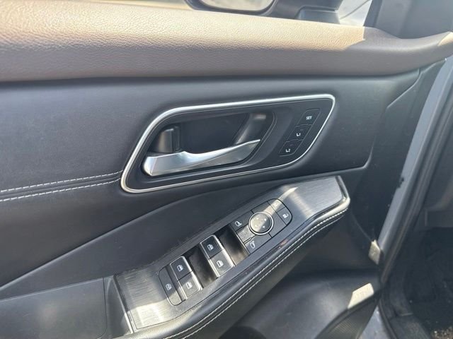 Used 2021 Gray Nissan Platinum image 29