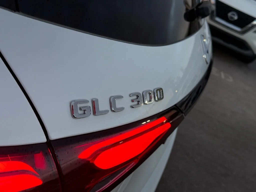 Used 2026 White Mercedes-Benz GLC 300 image 16