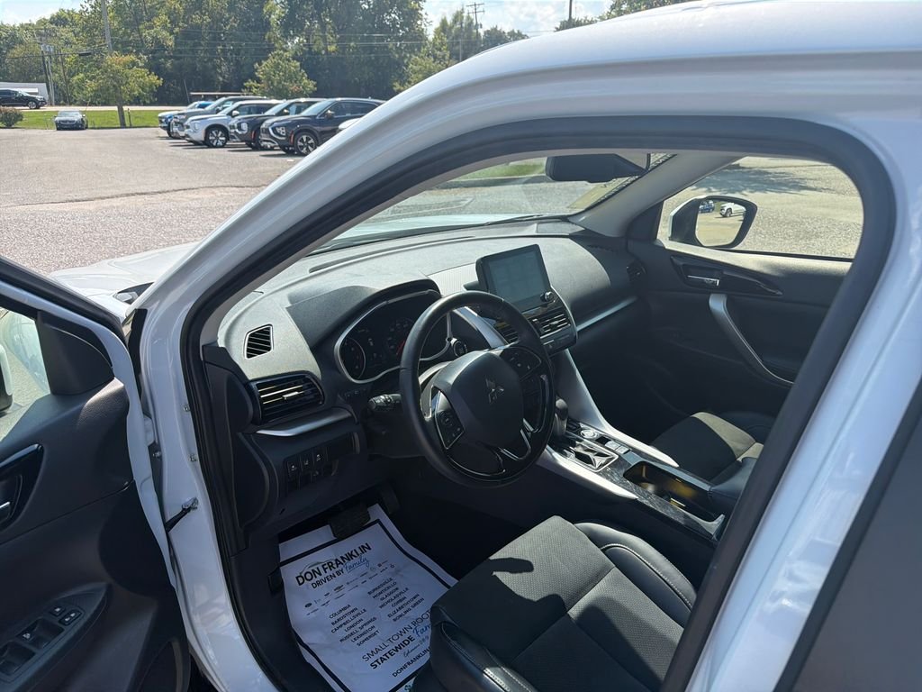 Certified Used 2025 White Mitsubishi SE image 15