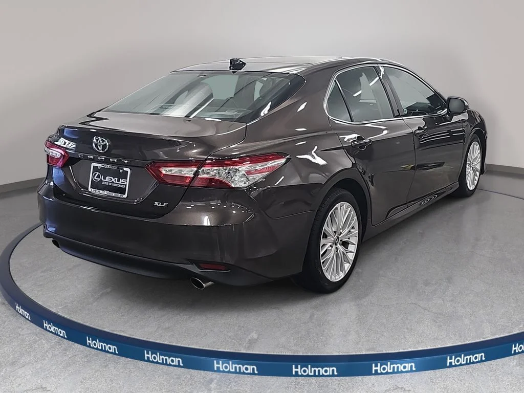 Used 2018 Brown Toyota XLE image 6