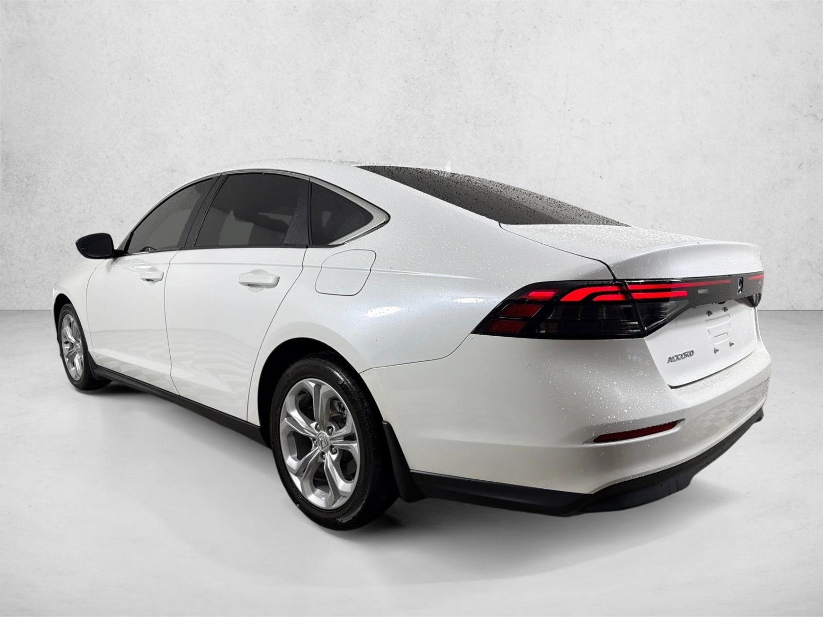 Used 2023 White Honda LX image 5
