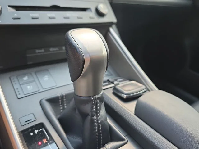 Used 2016 Silver Lexus 350 image 20