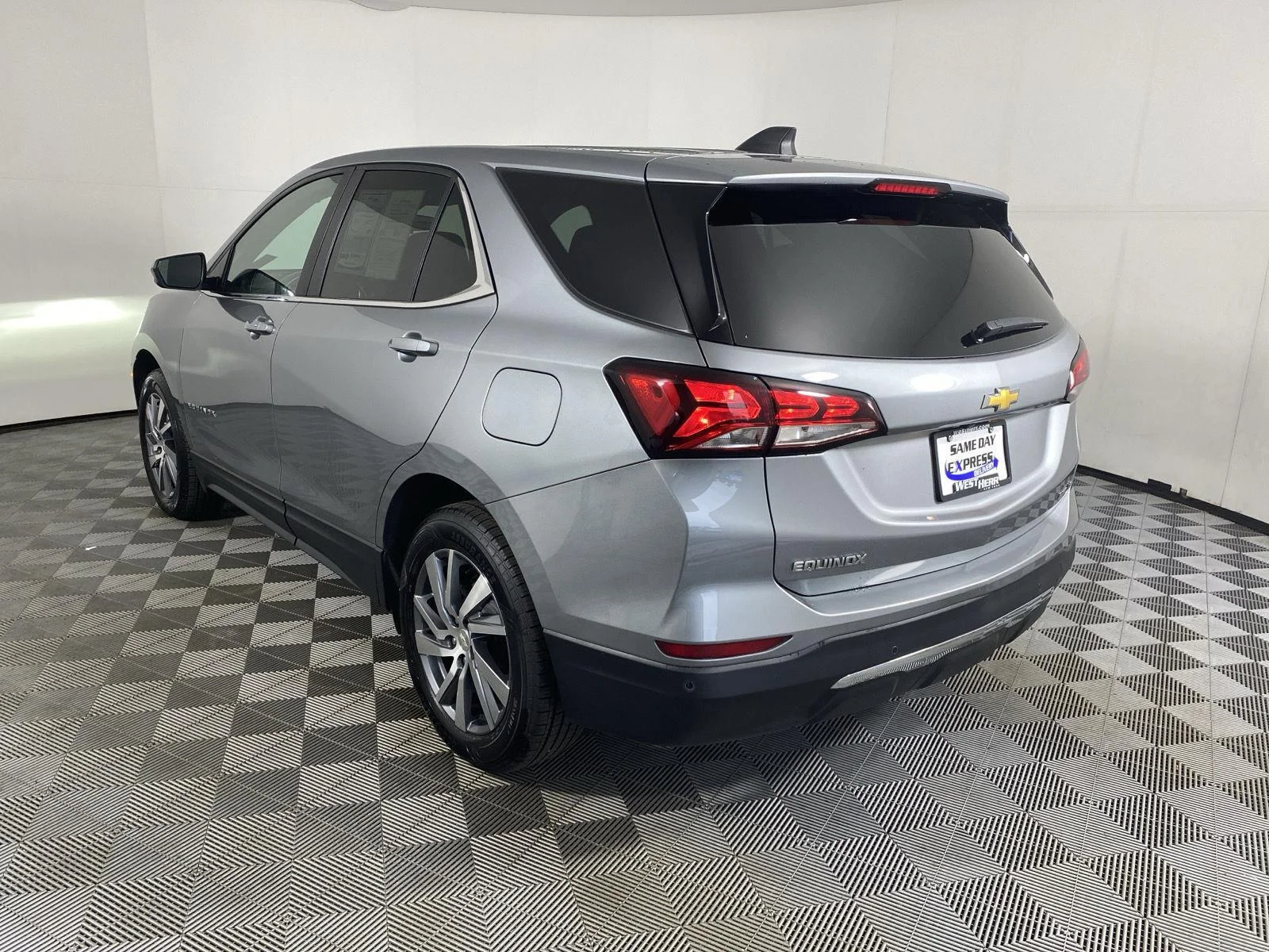 Used 2024 Sterling Gray Metallic Chevrolet LT image 5