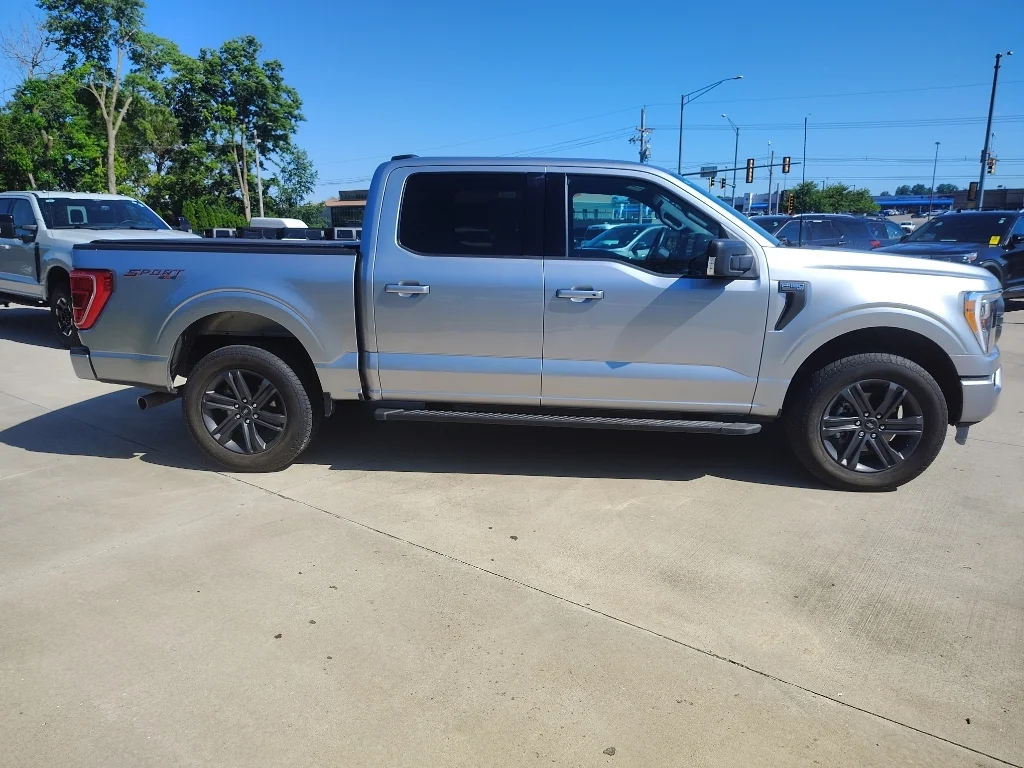 Used 2023 Iconic Silver Metallic Ford XLT image 2