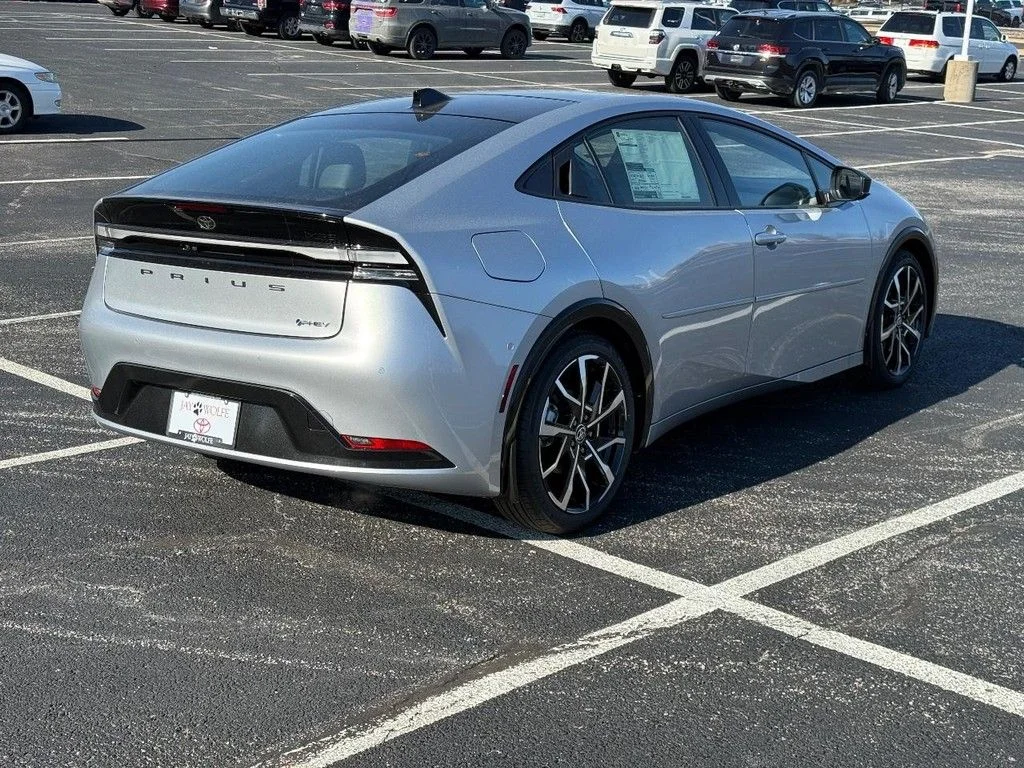 New 2026 Cutting Edge Toyota XSE Premium image 3