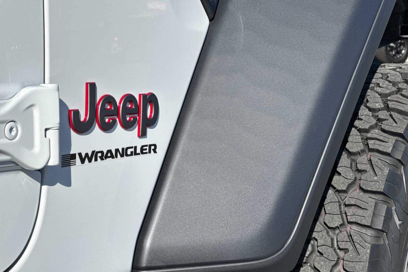 New 2026 Bright White Clearcoat Jeep Rubicon image 26