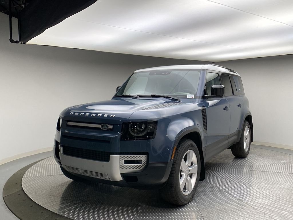 2023 Land Rover Defender SE's photo