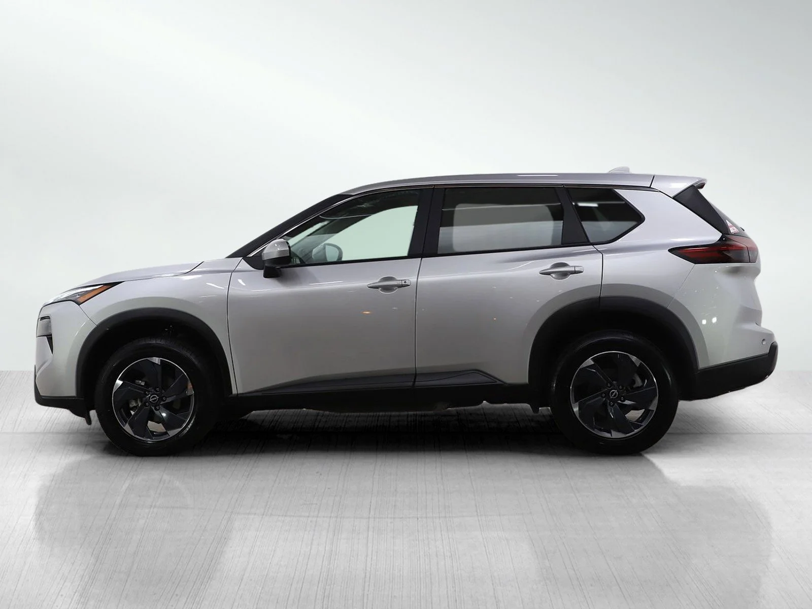 Used 2025 Nissan Rogue SV with VIN 5N1BT3BB1SC830838 for sale in Burnsville, Minnesota