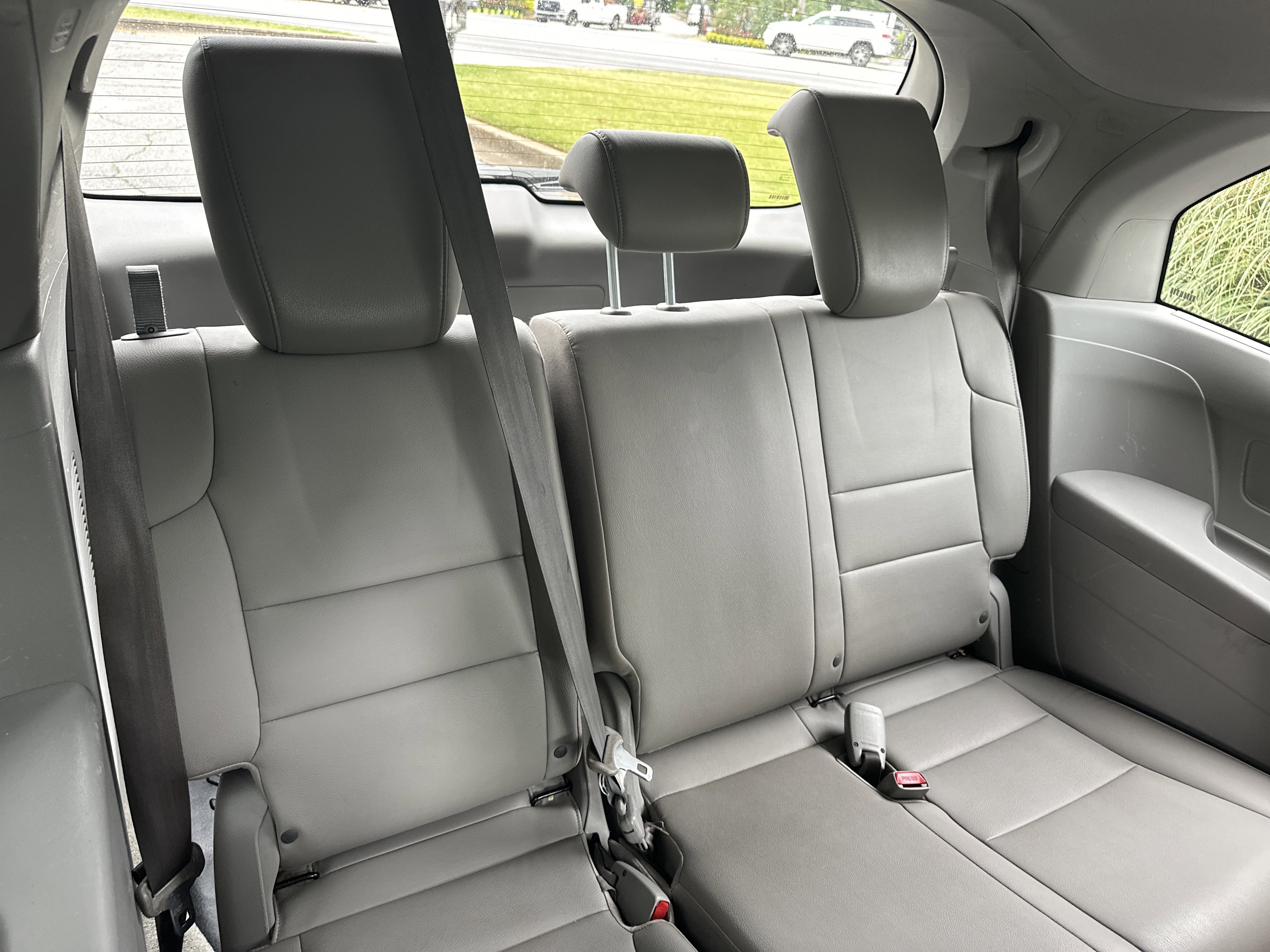 Used 2014 Alabaster Silver Metallic Honda EX-L image 20