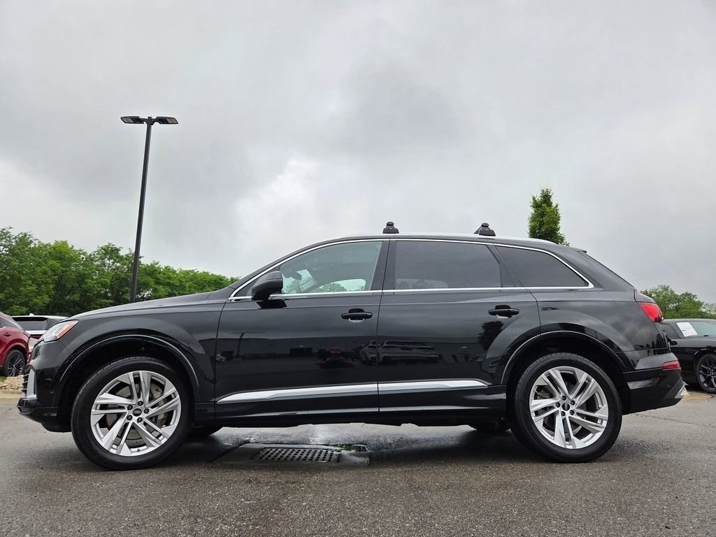 Used 2023 Mythos Black Metallic Audi Premium Plus image 28