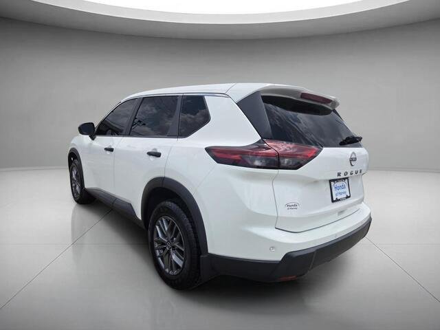 Used 2024 Glacier White Nissan S image 3
