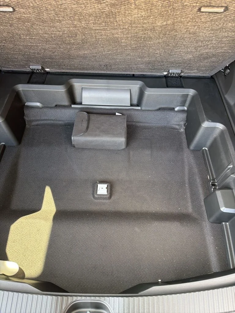 New 2026 White Jeep Laredo image 29