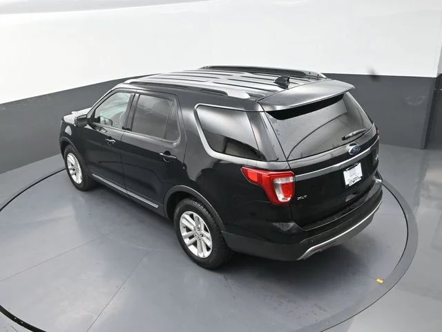 Used 2017 Black Ford XLT image 16