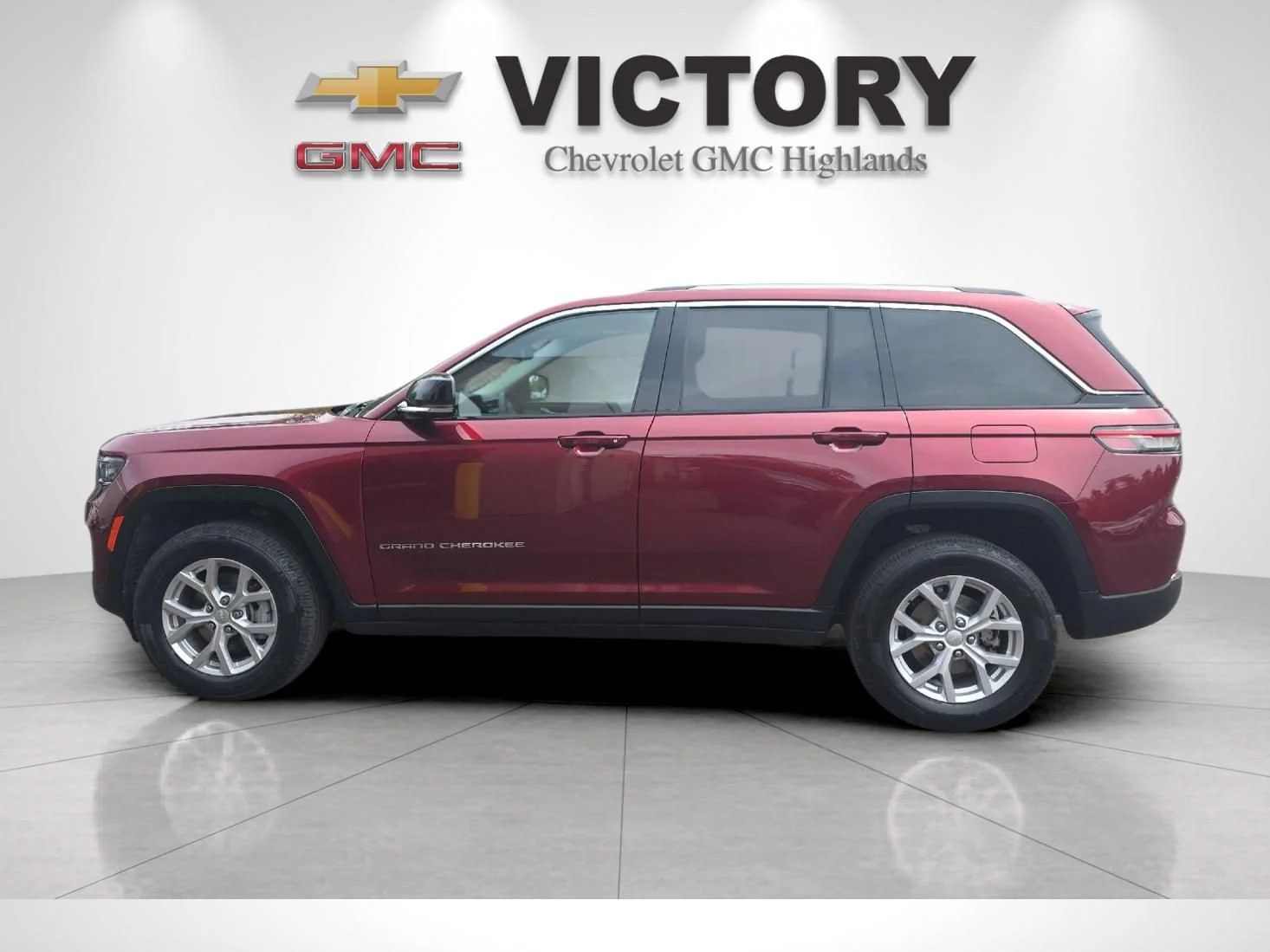 Used 2023 Velvet Red Pear Jeep Limited image 6