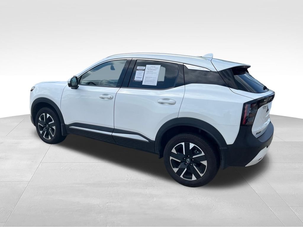Used 2025 White Nissan SR image 3