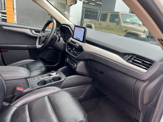 Used 2020 White Ford SEL image 25