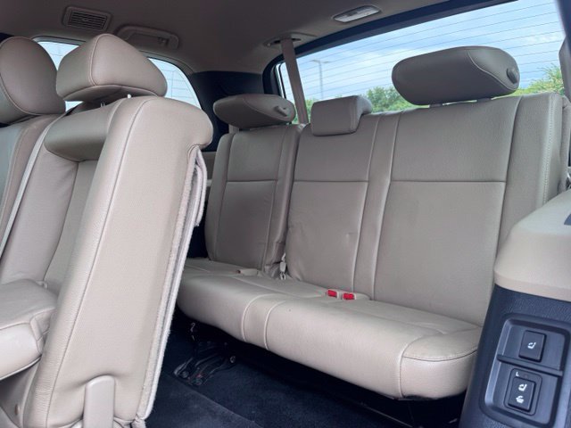 Used 2018 Blue Toyota SR5 image 20
