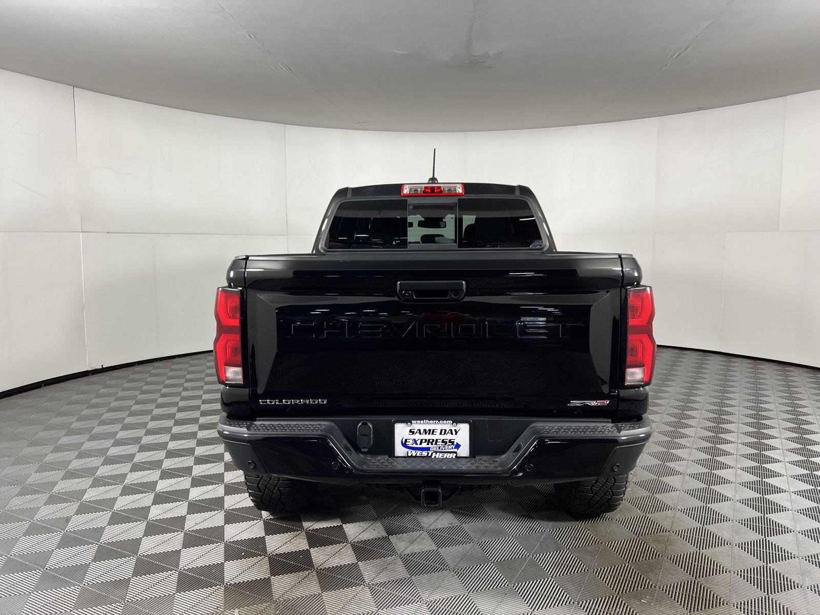 Used 2023 Black Chevrolet ZR2 image 37