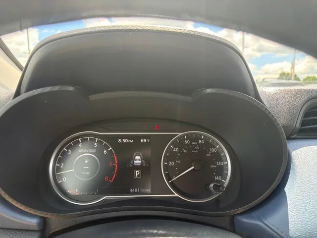 Used 2024 White Nissan 1.6 SV image 42