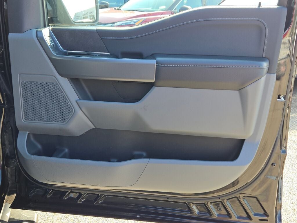 Used 2024 Black Ford XLT image 7