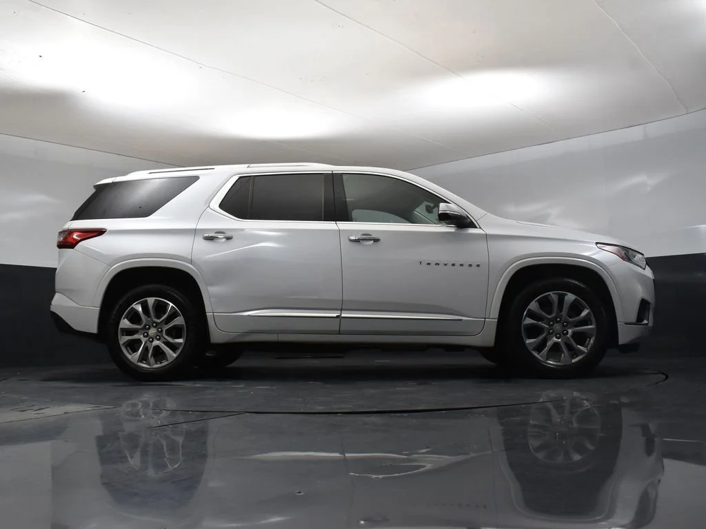 2021 Chevrolet Traverse Premier - Photo 12
