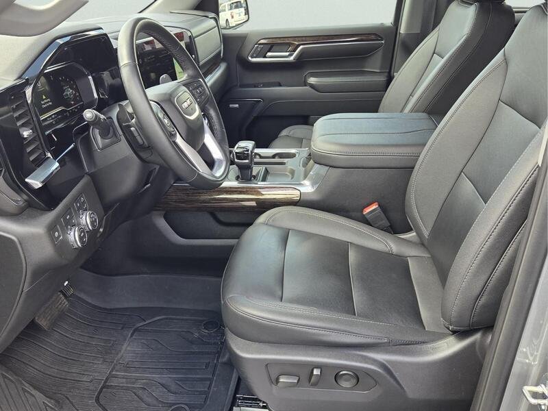Used 2023 Sterling Metallic GMC 4WD CREW CAB 147" ELEVATION W/3SB image 10