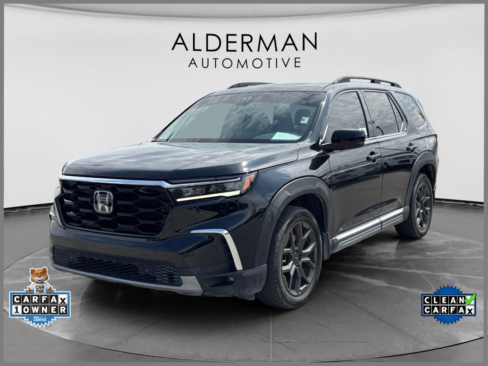 2024 Honda Pilot Touring 2WD's photo
