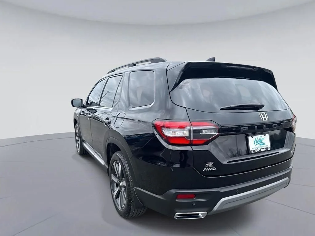 Used 2023  Honda Touring image 4
