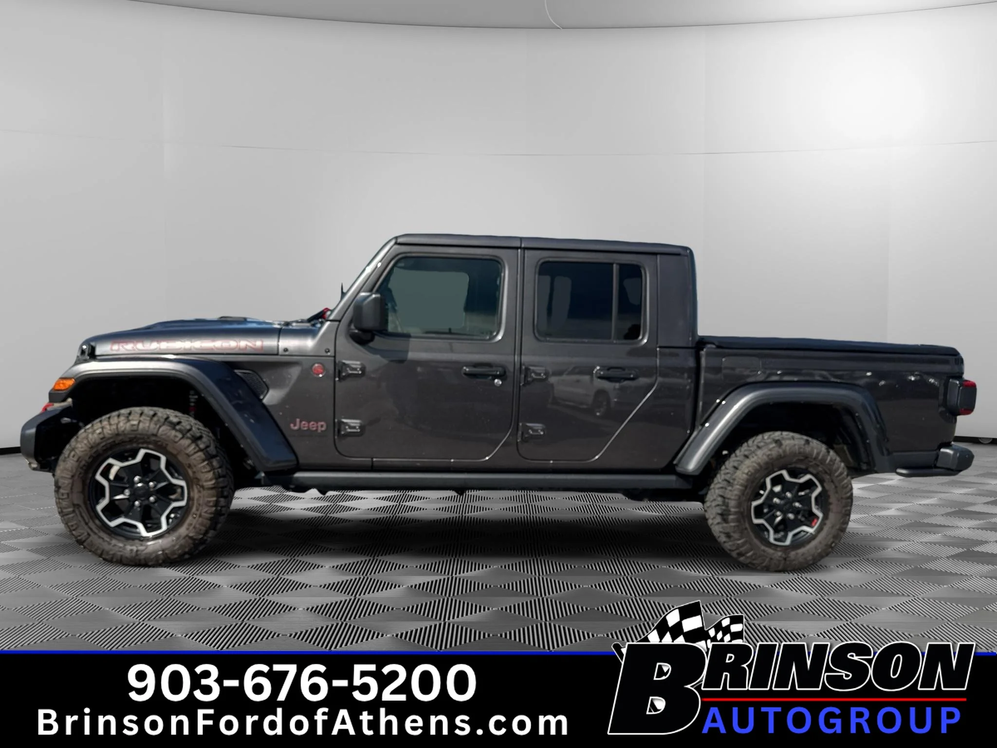Used 2022 Granite Crystal Metallic Clearcoat Jeep Rubicon image 8