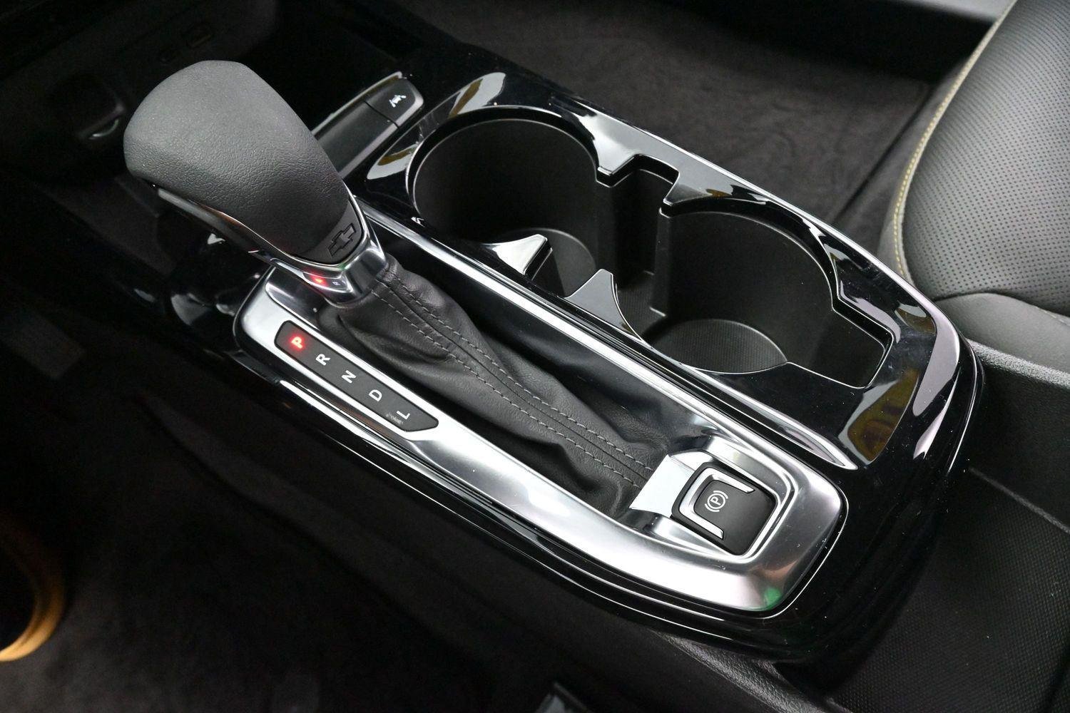 Used 2025 Summit White Chevrolet ACTIV image 24