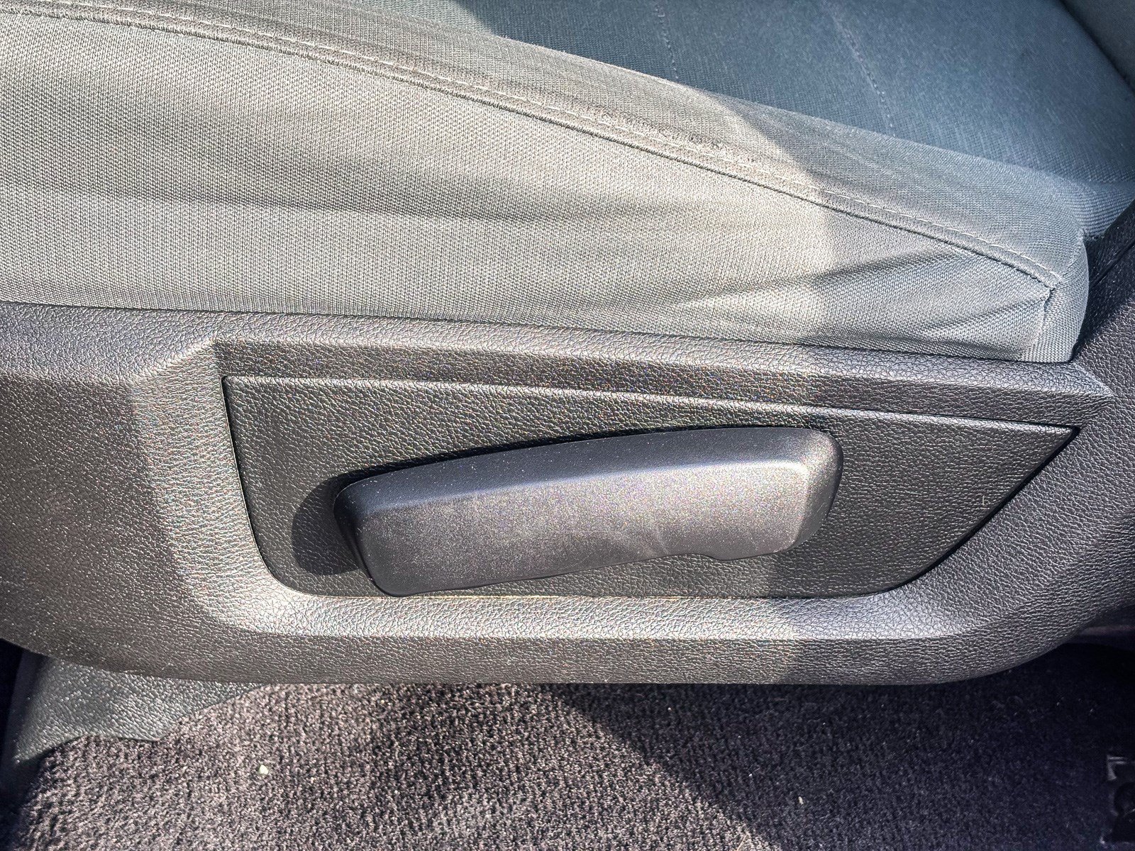 Used 2018 Bright Silver Metallic Clearcoat Ram Express image 21