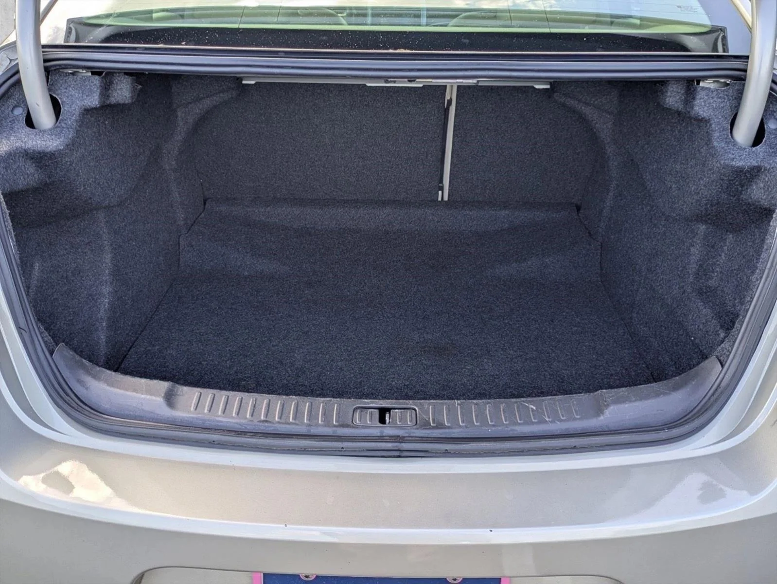 Used 2013 Champagne Silver Metallic Chevrolet LT image 6