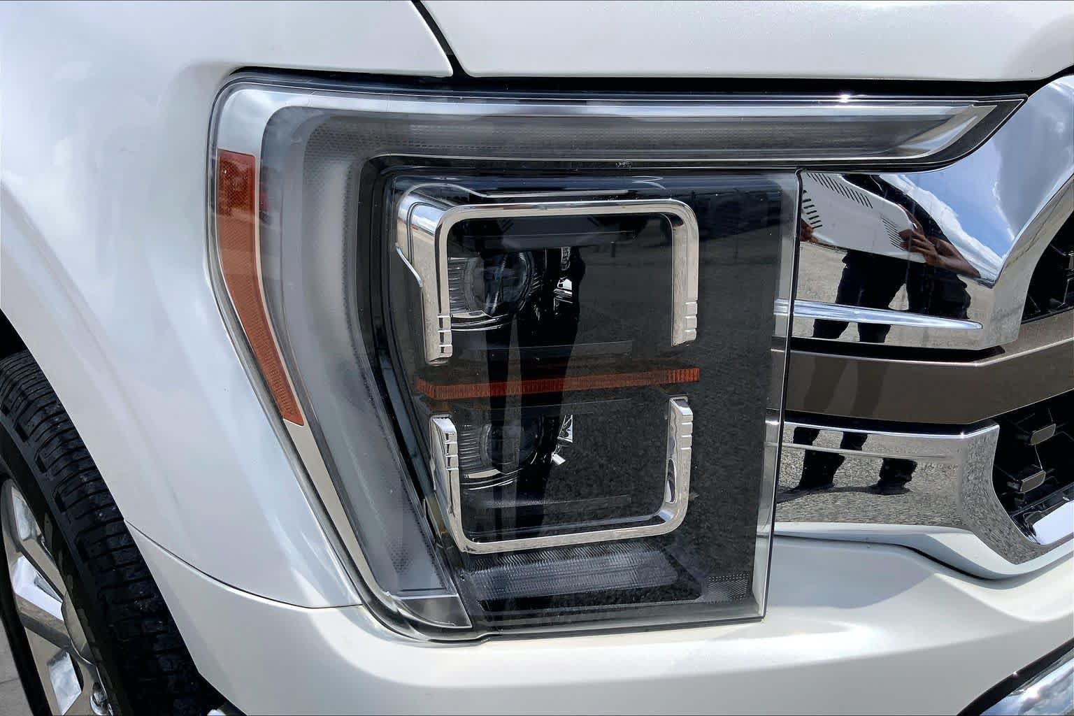 Used 2023 Star White Metallic Tri-Coat/Stone Gray Ford King Ranch image 27