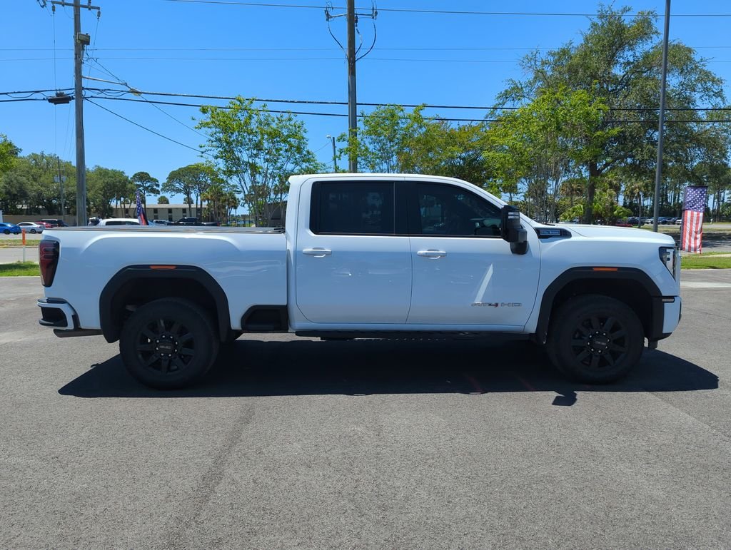 Used 2025 White GMC AT4 image 7