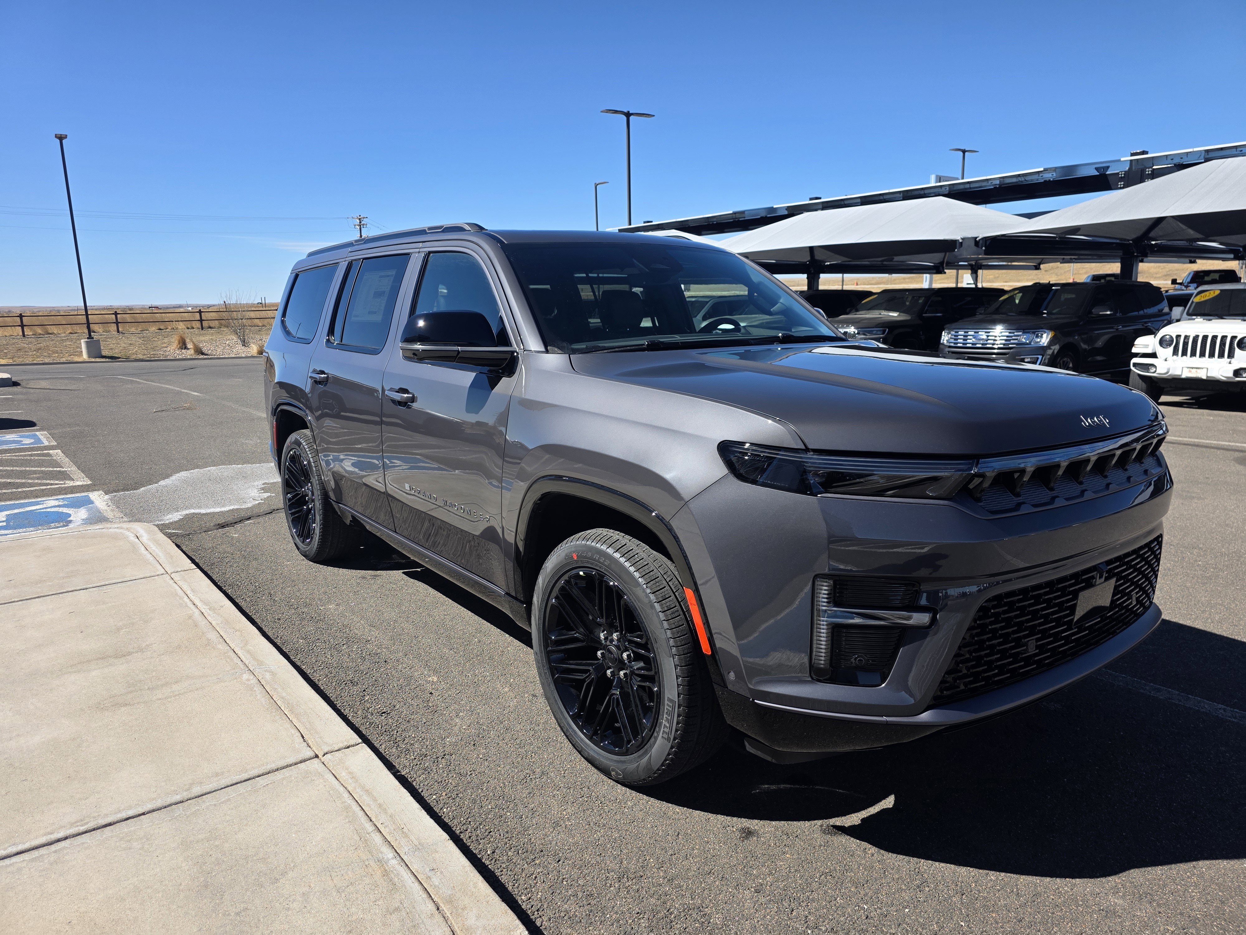 New 2026 Baltic-Gray Metallic Clear-Coat Exterior Paint Jeep Limited Reserve image 4