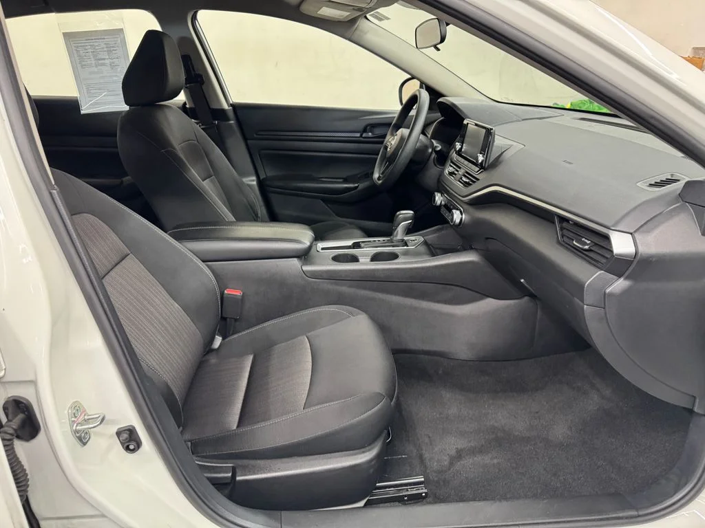 Used 2024 White Nissan 2.5 S image 28