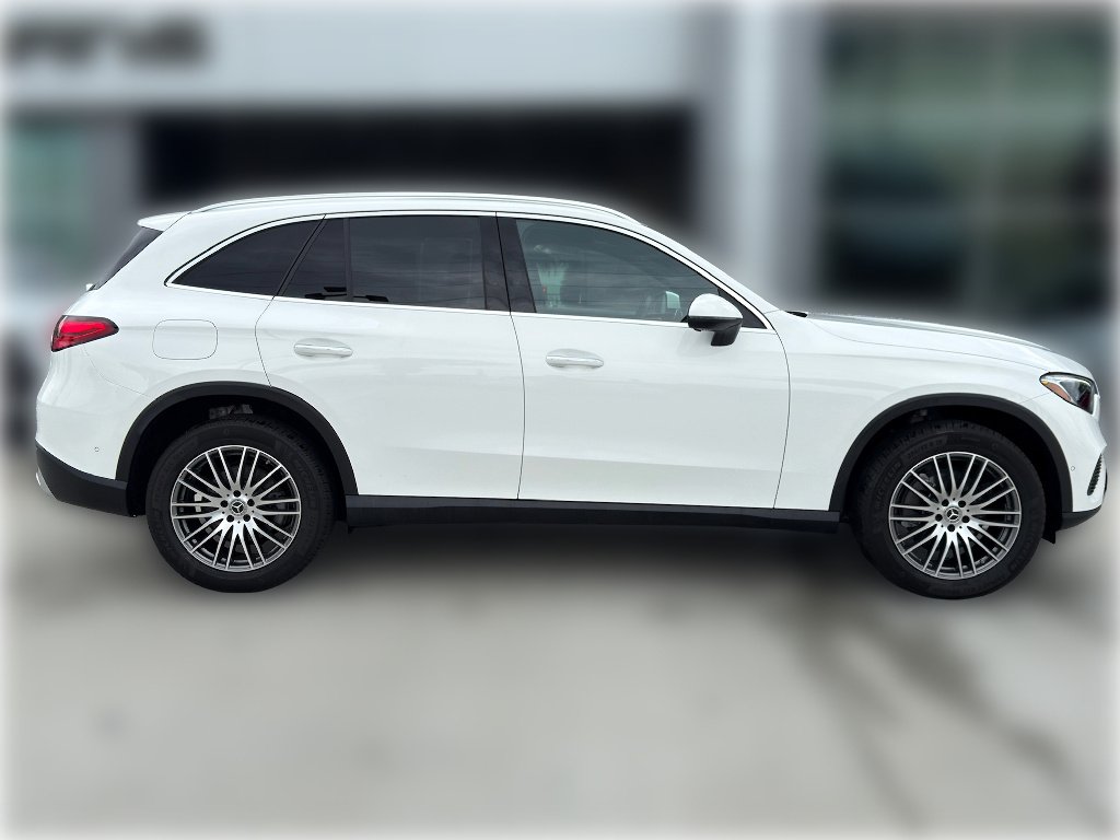 2025 Mercedes-Benz GLC Base - Photo 9