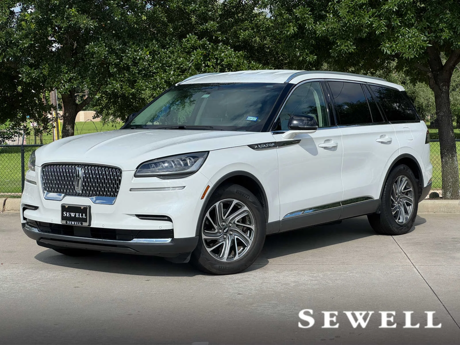 2021 Lincoln Aviator RWD's photo