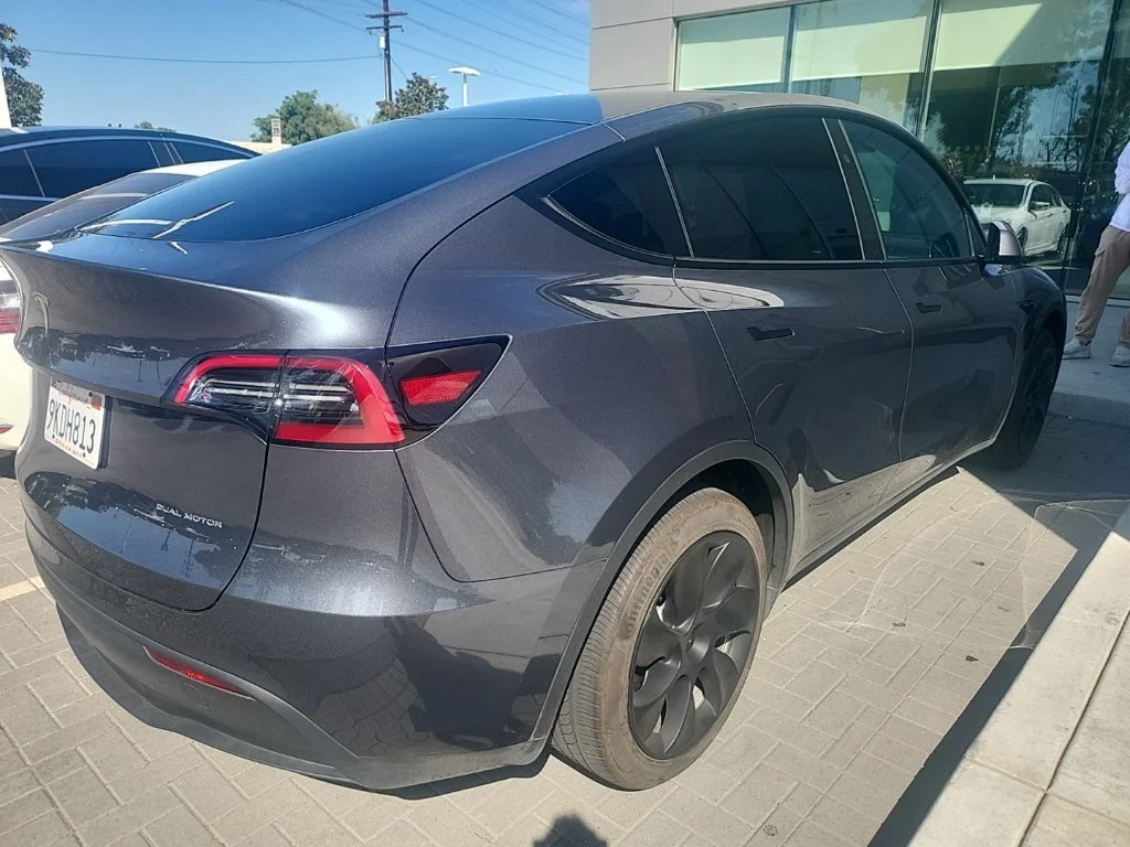 Used 2023  Tesla Long Range image 4