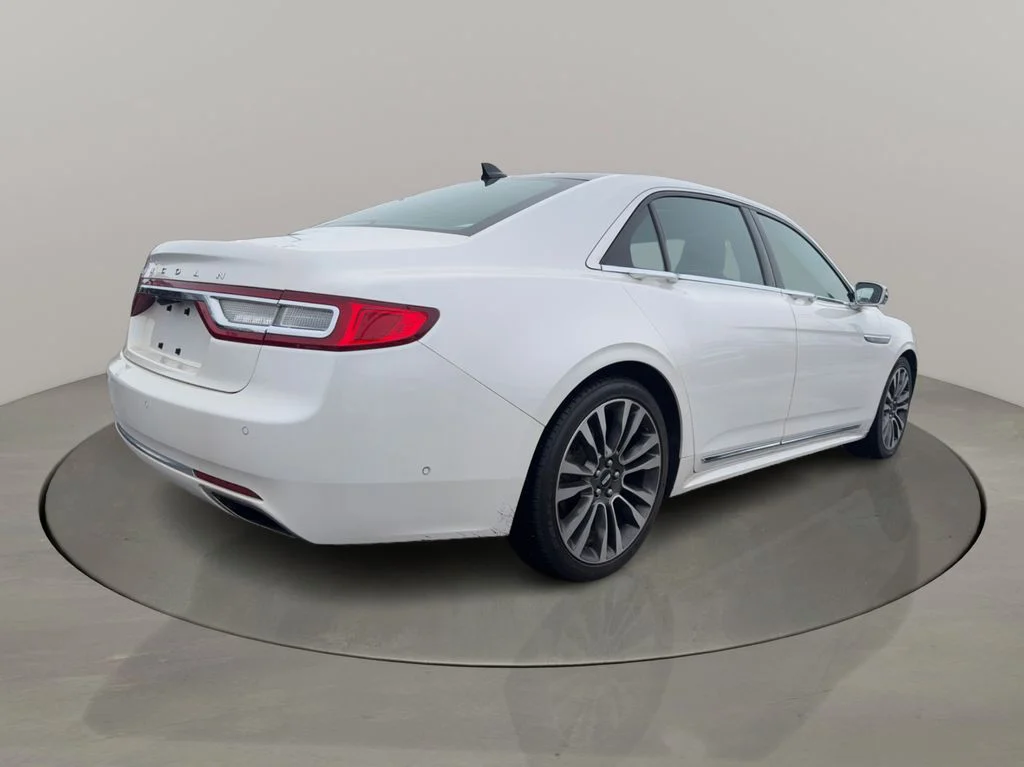Used 2018 White Lincoln Reserve image 7