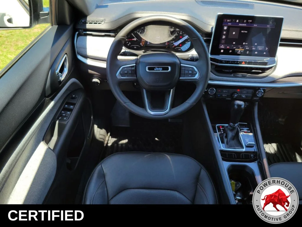 Used 2023 White Jeep Latitude Lux image 19