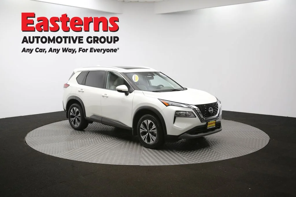 Used 2022 White Nissan SV image 50