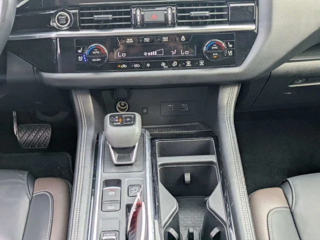 Used 2024 Black Nissan Platinum image 22