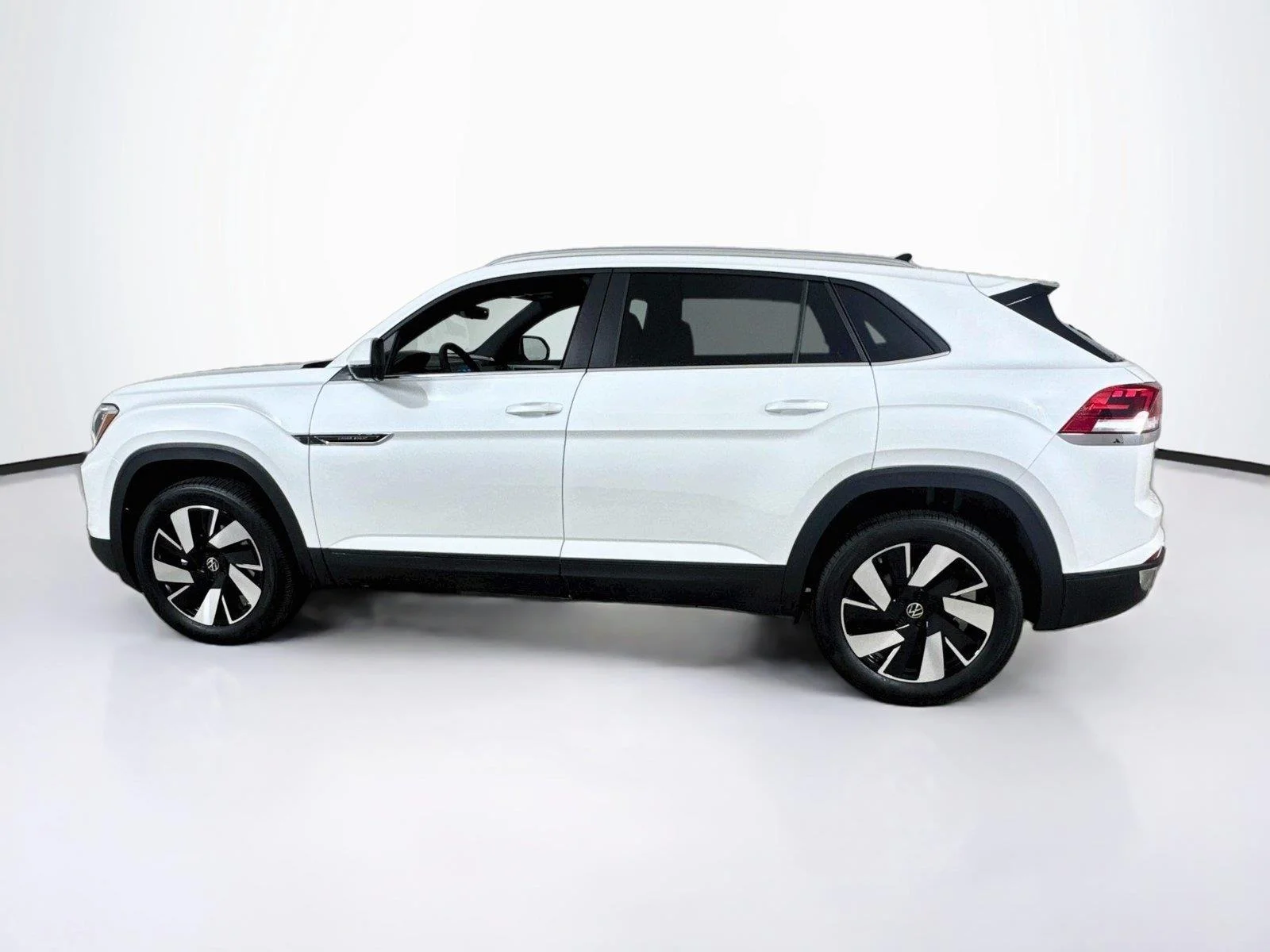 New 2026 Opal White Pearl Volkswagen 2.0T SE w/Technology image 3