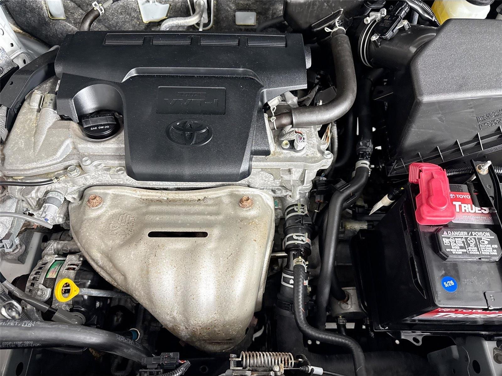 Used 2018 Super White Toyota LE image 39