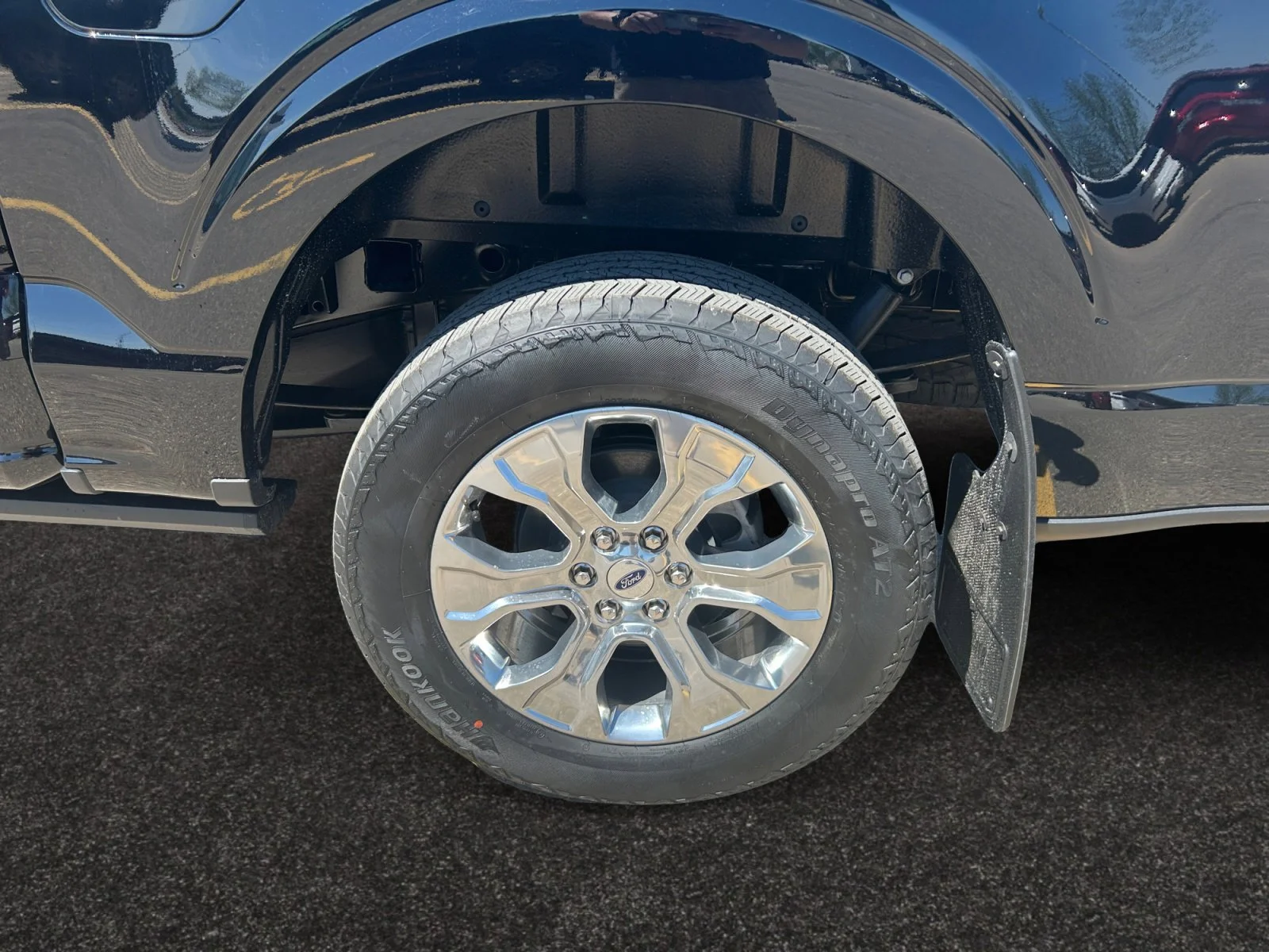 New 2026 Agate Black Metallic Ford Platinum image 9