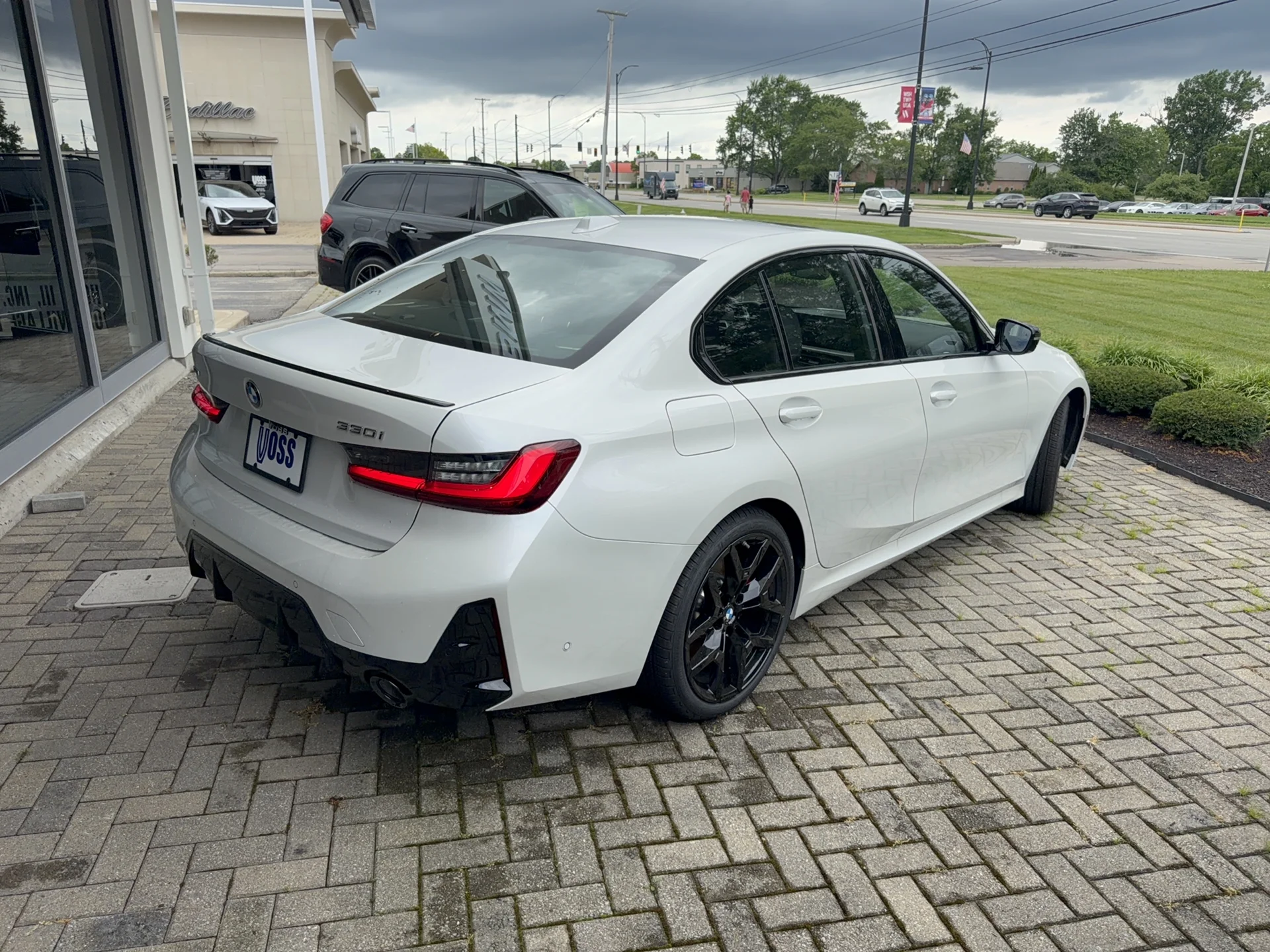 New 2026 Mineral White Metallic BMW xDrive image 3