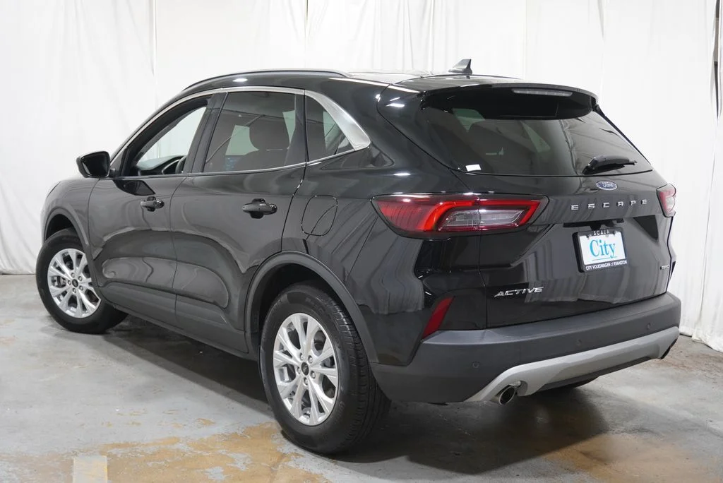 Used 2023 Black Ford Active image 8