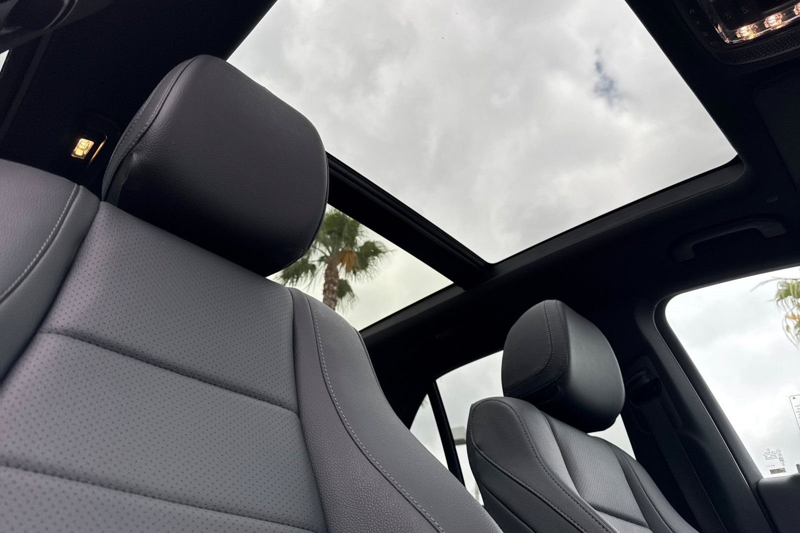 Certified Used 2025  Mercedes-Benz GLE 450 image 9